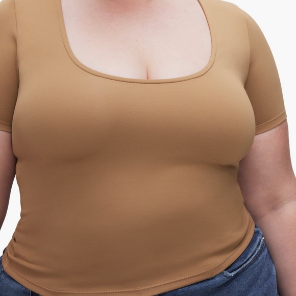 Good American: Scoop Neck Crop Scuba Knit T-shirt - Picture 9 of 11